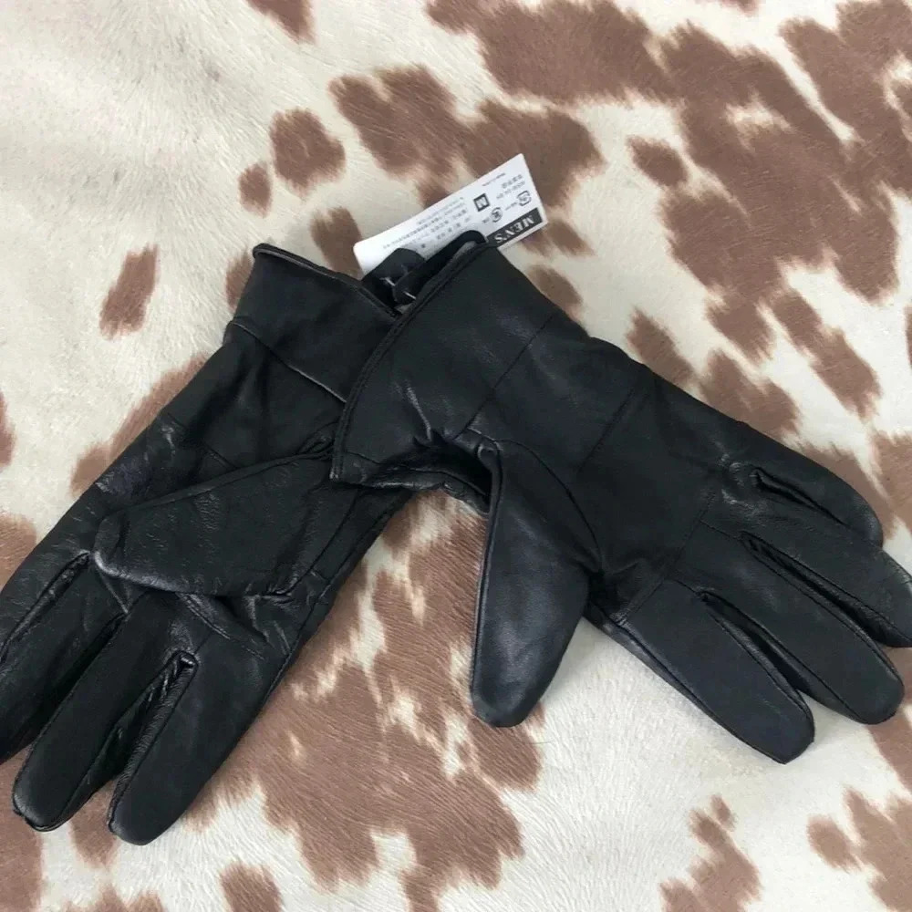 Black Lamb Leather Gloves‎